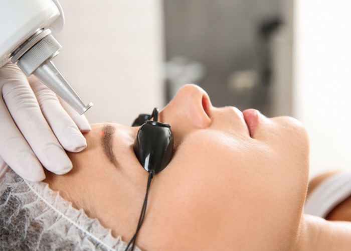 Eyebrow Shaping Treatment in Delhi